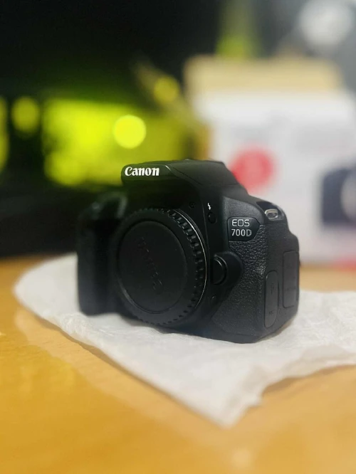 Canon 700D