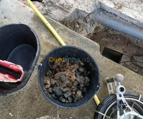 camion hydrocureur Nettoyage Debouchage canalisation et curage Vidange de Fosse et Cave Vidange 
