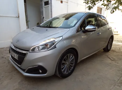 Peugeot 208 2016 Allure Facelift