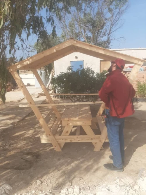 Table pergola de jardin et espace vert 
