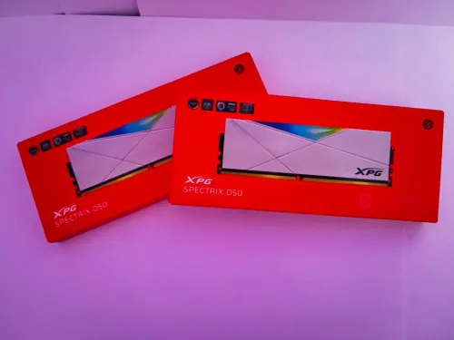 RAM  XPG SPECTRIX D50 - DESKTOP- dual channel -  RGB - 16GB (2x8gb) DDR4 - 3600 MHZ -PC4- 28800 - CL18-22-22 - white