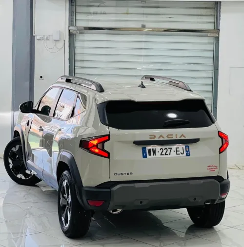 Dacia Duster 2025 gold