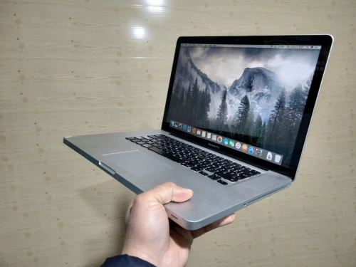 MacBook Pro i7 16G ram