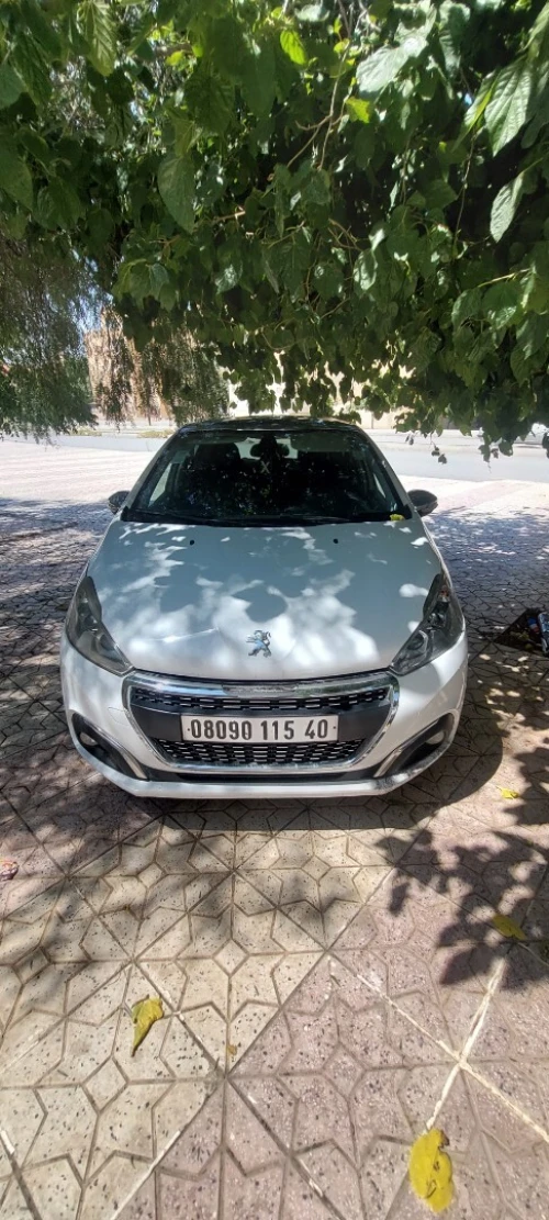 Peugeot 208 2015 Allure