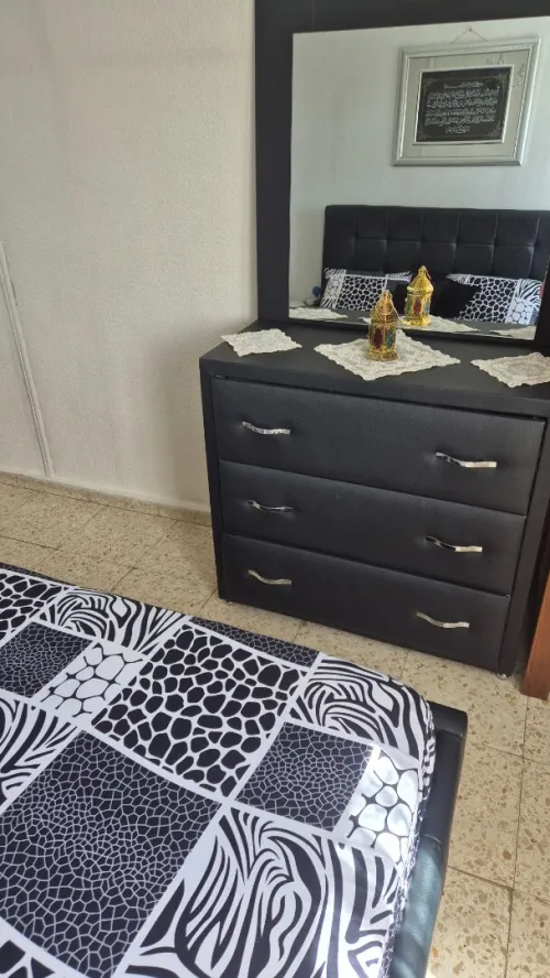 Chambre à coucher en parfait état 