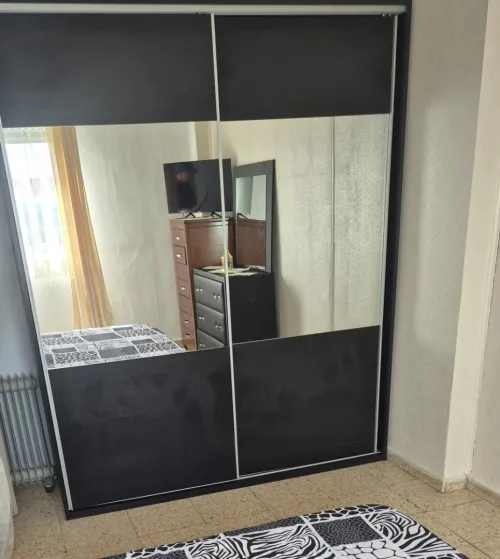 Chambre à coucher en parfait état 