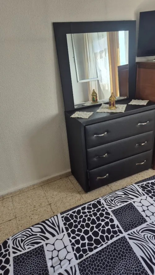 Chambre à coucher en parfait état 