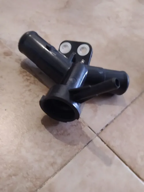 Pipe d'eau Toyota Yaris 