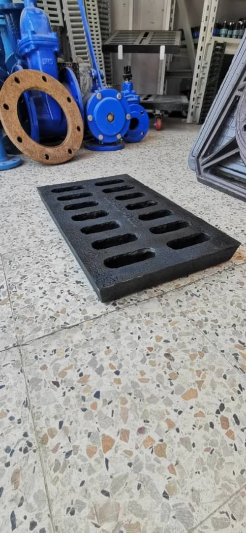 GRILLE CANIVEAU EN FONTE 400*600 ; 300*500 D400 