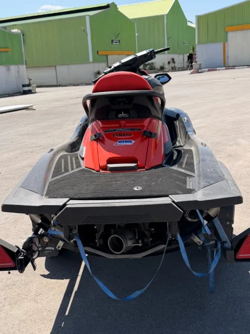 Jet ski