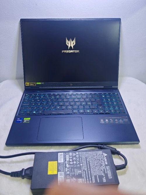 Acer predator Helios Neo 16 i9-14900HX RTX 4070 240Hz