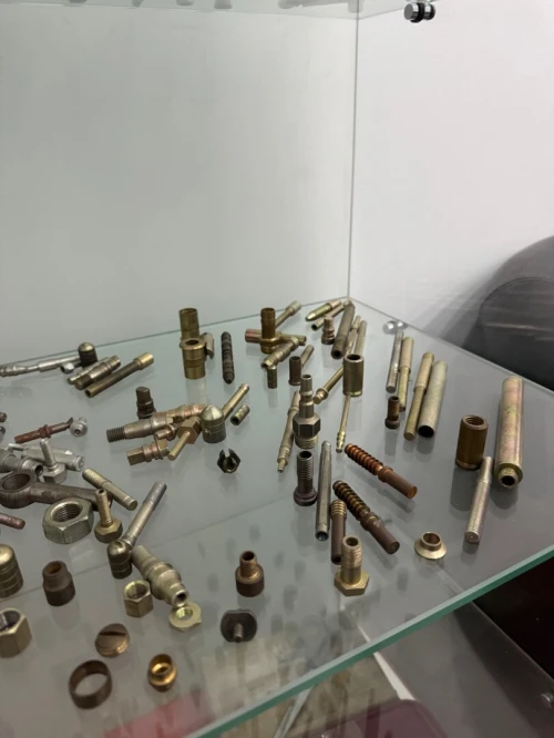 DECOLLETAGE ET USINAGE DE PRECISION 