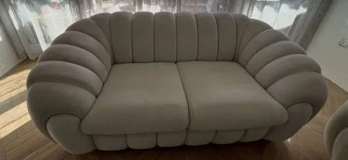 Deux fauteuils