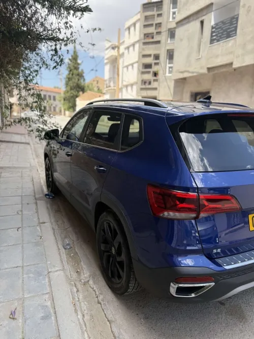 Volkswagen Taos 2022 Se black 4 motion