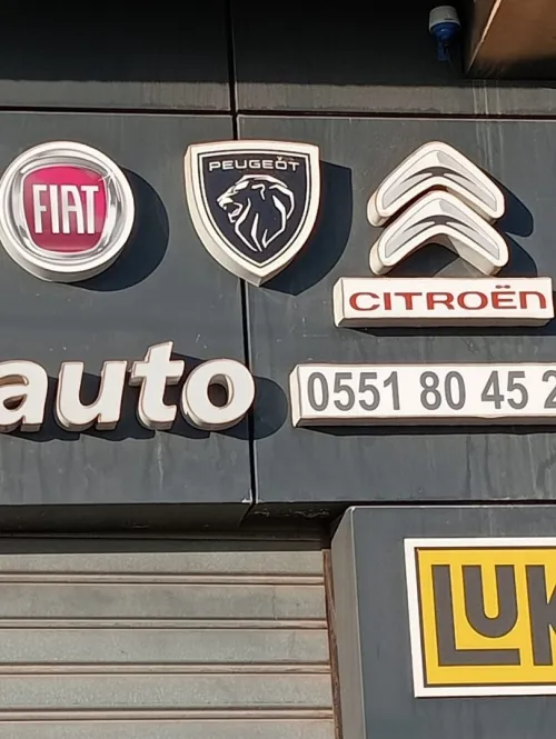 Alucobond, Lettre en relief plexi, LED.