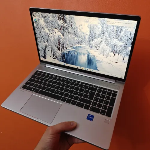 ! Promotion ! HP ProBook 450 G8 / i5 11th GEN / 16/256 bon état