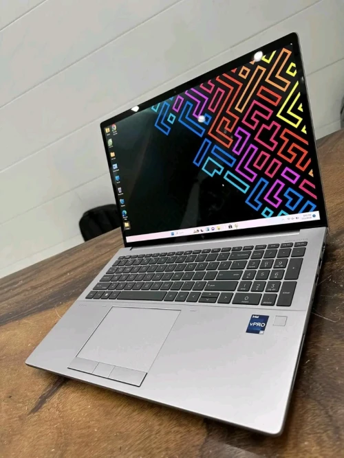 HP ZBOOK FURY 16 G11 STATION /I7 13850HX/RAM 32GB/1TB SSD/NVIDIA RTX 3500 ADA 12 GB/ECRAN 16 FHD