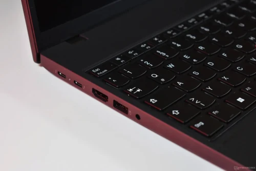 LENOVO THINKPAD P16S GEN 4/AMD RYZEN 9 AI PRO 370W/ 64GB LPDDR5x-7467/DISK 1TB  M.2/ECRAN 16.1  FHD+   300nits