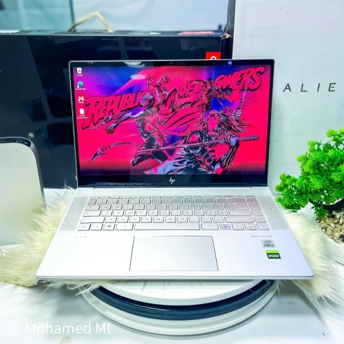 HP ENVY 4K TACTILE /CORE I9-10885H / 32RAM DDR4/1024 SSD NVME /RTX 2060 6GB/ ECRAN 15.6 4K TACTILE 
