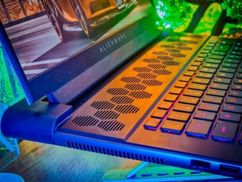 ALIENWARE M16 R1/INTEL I9-13900HX/ 32GB DDR5 /DISK 1TB SSD/NVIDIA RTX 4090 16GB/16 POUCE 2.5K 240HZ