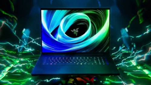 RAZER BLADE 18 2024/INTEL I9-13950HX/RAM 32GB DDR5/1TB NVME/NVIDIA RTX 4070 8GB/ECRAN 18  240HZ