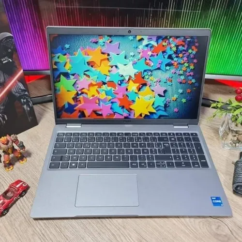 DELL LATITUDE 5520 i5 vpro/I5 -1135G7/16gb ddr4/256 gb ssd/intel iris xe graphique 4gb/15.6  fhd