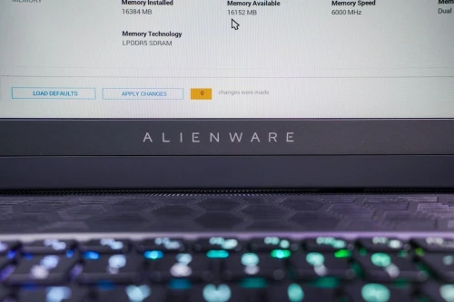 ALINEWAER X16 R1/INTEL I7-13700H/ram16 gb ddr5/disk 1024 gb ssd/nvidia RTX 4060/16 pouce 2.5K 240Hz 