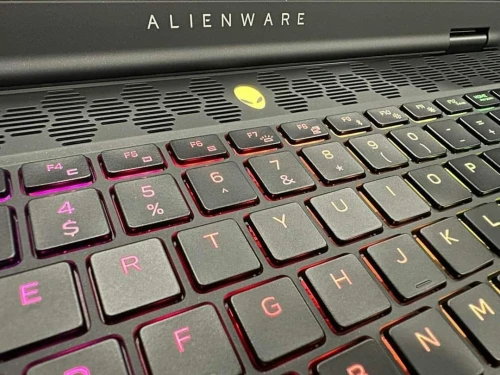 ALIENWARE M16 R2 MAX/INTEL ULTRA 9-185H/RAM 32GB DDR5/DISK 1TB SSD/RTX 4070 8GB/ 240HZ