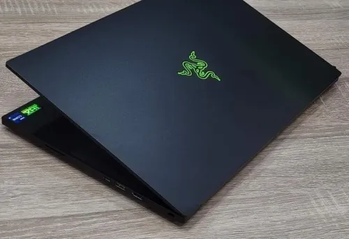 RAZER BLADE 18 2024/I9-13950HX 5.5GHZ/RAM 16GB DDR5/1TB SSD/RTX 4060 8GB/ECRAN 18 2.5K 240HZ