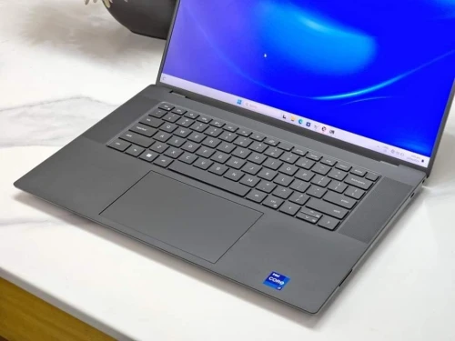 DELL PRECISION 5680  station travail/I9-13900H 5.3GHZ/RAM 64GB DDR5/1TB SSD/NVIDIA RTX 2000 ADA 8GB 