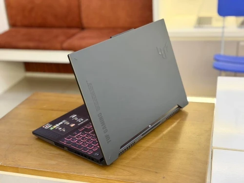 ASUS TUF GAMING A15/RYZEN 9-8945H/32GB DDR5/1024GB SSD/RTX 4060 8GB/écran 15.6 pouce fullhd+165hz