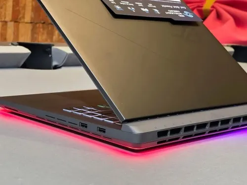 ASUS ROG STRIX G16/ULTRA 9-275HX/32GB LPDDR5X/1TB SSD/RTX 5060 8GB/16 POUCE FHD+/165HZ