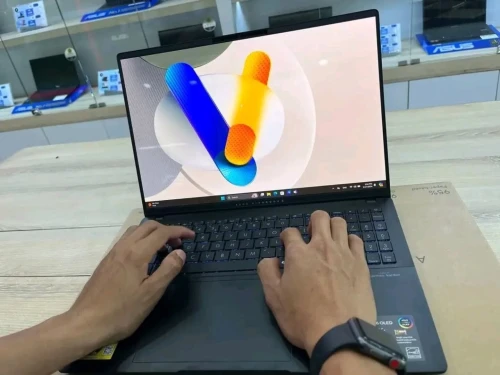 ASUS VIVOBOOK S16/R7-8845H/16GB DDR5/1TB SSD/AMD RADEON GRAPHIC 4GB/16-inch, 3K OLED -120Hz 