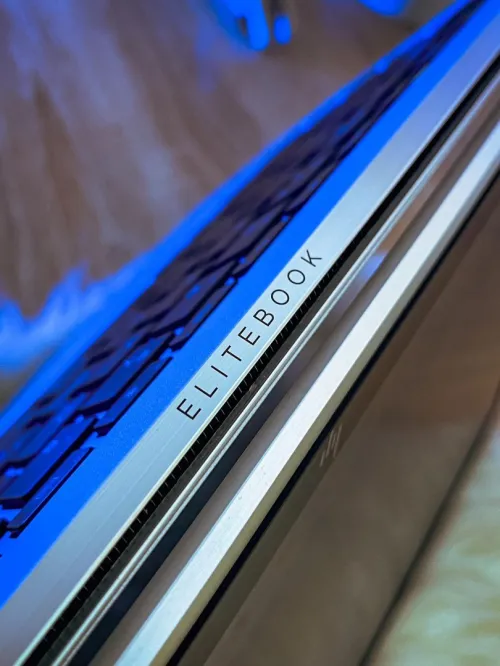 HP ELITEBOOK 1030 G8/intel I5 -1145G7 / ram 08 gb ddr4/disk 256 gb ssd/ecran 13.3 pouce x360 tactile
