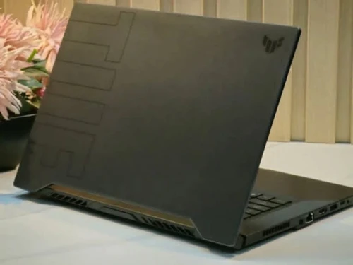 ASUS TUF DASH F15/intel I7-11370H   4.5ghz/16 gb ddr4/512 GB/RTX 3060  06GB/ecran 15.6 pouce  144HZ