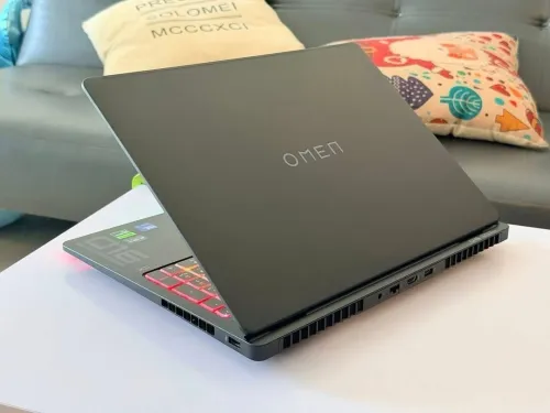 HP OMEN 16 MAX  2025 /INTEL ULTRA 7-255HX  5.4GHZ 24CORE /RAM 32GB  LPDDR5X (5600 MHz) /DISK 1TERA   SSD NVEM GEN /INTEL ARC GRAPHIQUE 4GB/ NVIDIA GEFORCE RTX 5070TI   12GB