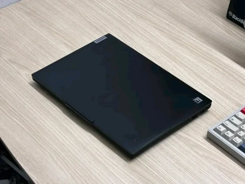 LENOVO THINKPAD E16 GEN 3/INTEL ULTRA 5-225U  /RAM 16GB DDR5  5200Mhz /DISK 512GB SSD NVUM 4GEN /intel  GRAPHIQUE 4GB /ECRAN 16 POUCE FHD+