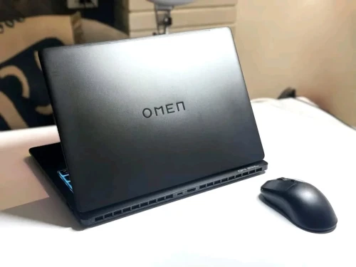 HP OMEN 16 MAX OLED  2025 /  INTEL ULTRA 9-275HX 5.4GHZ 24C/ RAM 32GB LPDDR5X / DISK 2TB  SSD NVEM GEN 4 / carte graphique / NVIDIA GEFORCE RTX 5080 16GB  GDDR7 175WATT DLSS 4 / ECRAN 2.5 K 240 Hz,
