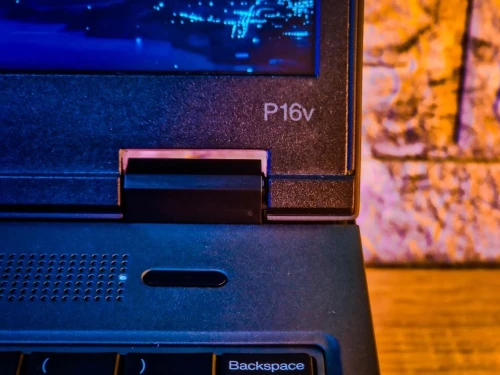 LENOVO THINKPAD P16V I7-13800H VPRO 4.8ghz 16GB DDR5 5200MHZ 512GB SSD NVEM RTX2000 ADA 16 IPS 2,5k