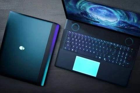 DELL ALIENWARE 18 AREA-51 2025/ULTRA 9-275HX/64GB/4TB SSD/NVIDIA RTX 5090 24GB/18"2.5K 300Hz