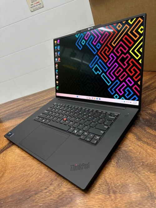LENOVO THINKPAD P1 GEN 7 2025/Ultra 9 185H/RAM 64GB/3TB SSD/NVIDIA RTX 200ADA 8GB/ECRAN 16 2K 165HZ