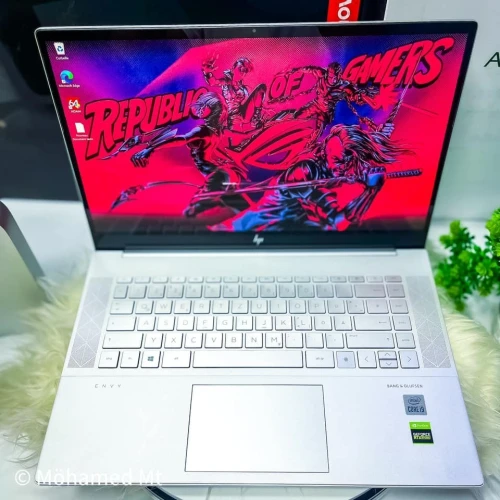 HP ENVY 4K TACTILE /CORE I9-10885H / 32RAM DDR4/1024 SSD NVME /RTX 2060 6GB/ ECRAN 15.6 4K TACTILE 