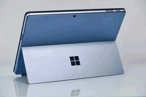 MICROSOFT SURFACE PRO 12 PLATINUM  5G/napdragon X ELITE 08CORE /RAM 16GB DDR5  6400MHZ/DISK 512GB  SSD NVEM /ECRAN 13.4 pouce 3k 120hz TACTILE  Oled