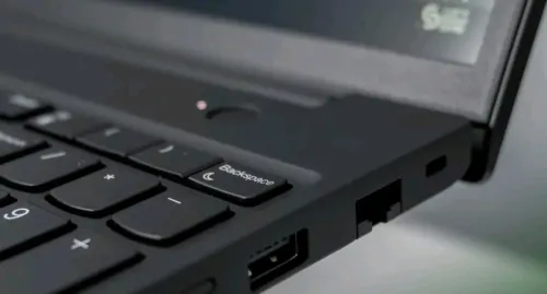 LENOVO THINKPAD P16S GEN 3/Ultra 7 165H/32GB/1TB/NVIDIA RTX A500 ADA/16.1  FHD+   