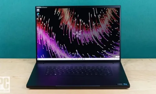 RAZER BLADE 18 2024/INTEL I9-13950HX/RAM 32GB DDR5/1TB NVME/NVIDIA RTX 4070 8GB/ECRAN 18  240HZ