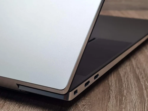 DELL XPS 17 9700 MAX /I9-10880H /RAM 64GB DDR4/DISK 2TB SSD /RTX 2060 6GB /17.3 POUCE 4K TACTILE 