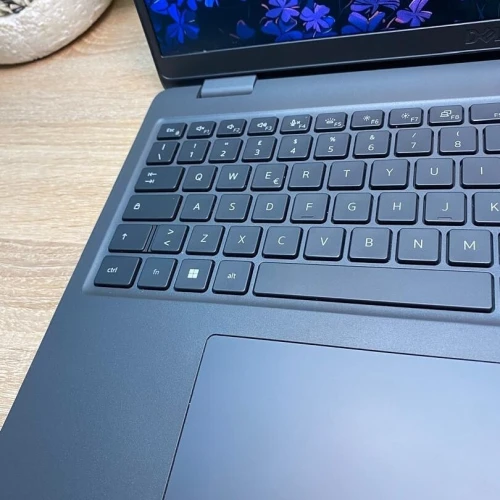 DELL LATITUDE 3550/INTEL I5-1345U/16GB DDR4/512GB SSD/intel iris xe graphique 4gb/15.6  pouce fulhd 