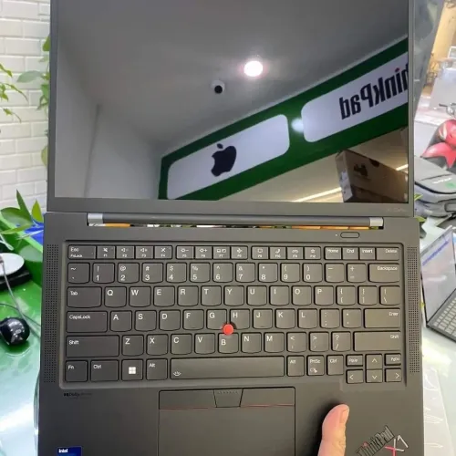LENOVO THINKPAD X1 CARBONE GEN 11 2024/I7-1355U 5.2GHZ/RAM 32GB DDR5/1TB SSD/ECRAN 14 3K OLED