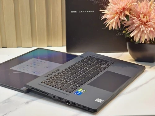 ASUS ZEPHYRUS M16 GU604V/INTEL I7-13700H/ RAM 16GB DDR5/DISK 512 GB  SSD/RTX 4050 06Gb/16.1 POUCE IPS 2.5k 240HZ