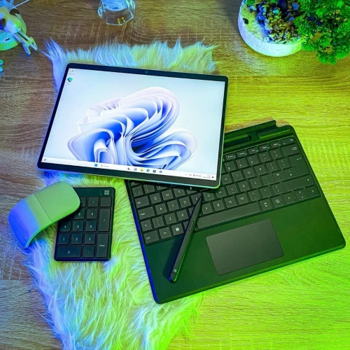 MICROSOFT SURFACE PRO 9 /INTELI7-1265U/RAM 16GB DDR5 /DISK 512TB SSD/13.3 POUCE  3k  TACTILE